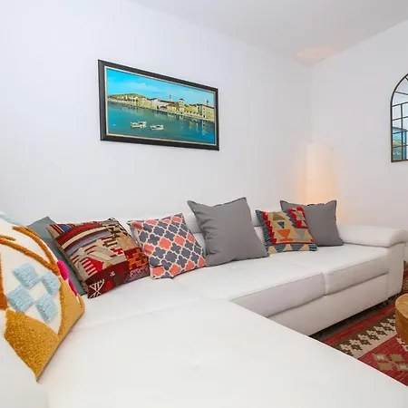 Casa Ambi - With Pool On The Island Ciovo Villa *